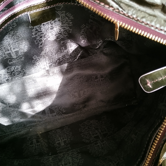 Daks Patent leather Handbag (With Code) - Picture 9 of 16